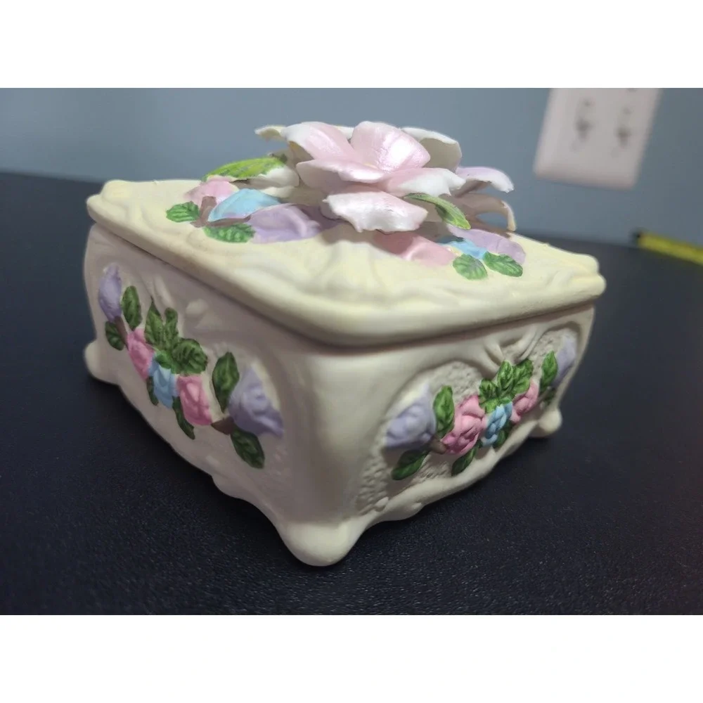Vintage‎ 1980's 3D Floral Box Porcelain Bisque Yellow Square trinket box